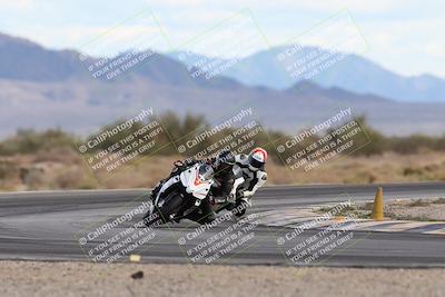 media/Nov-16-2025-Race Pace (Sun) [[8c5fa54630]]/Non Verified Riders (1st 20 Minutes)/5-Turn 15 (110pm)/